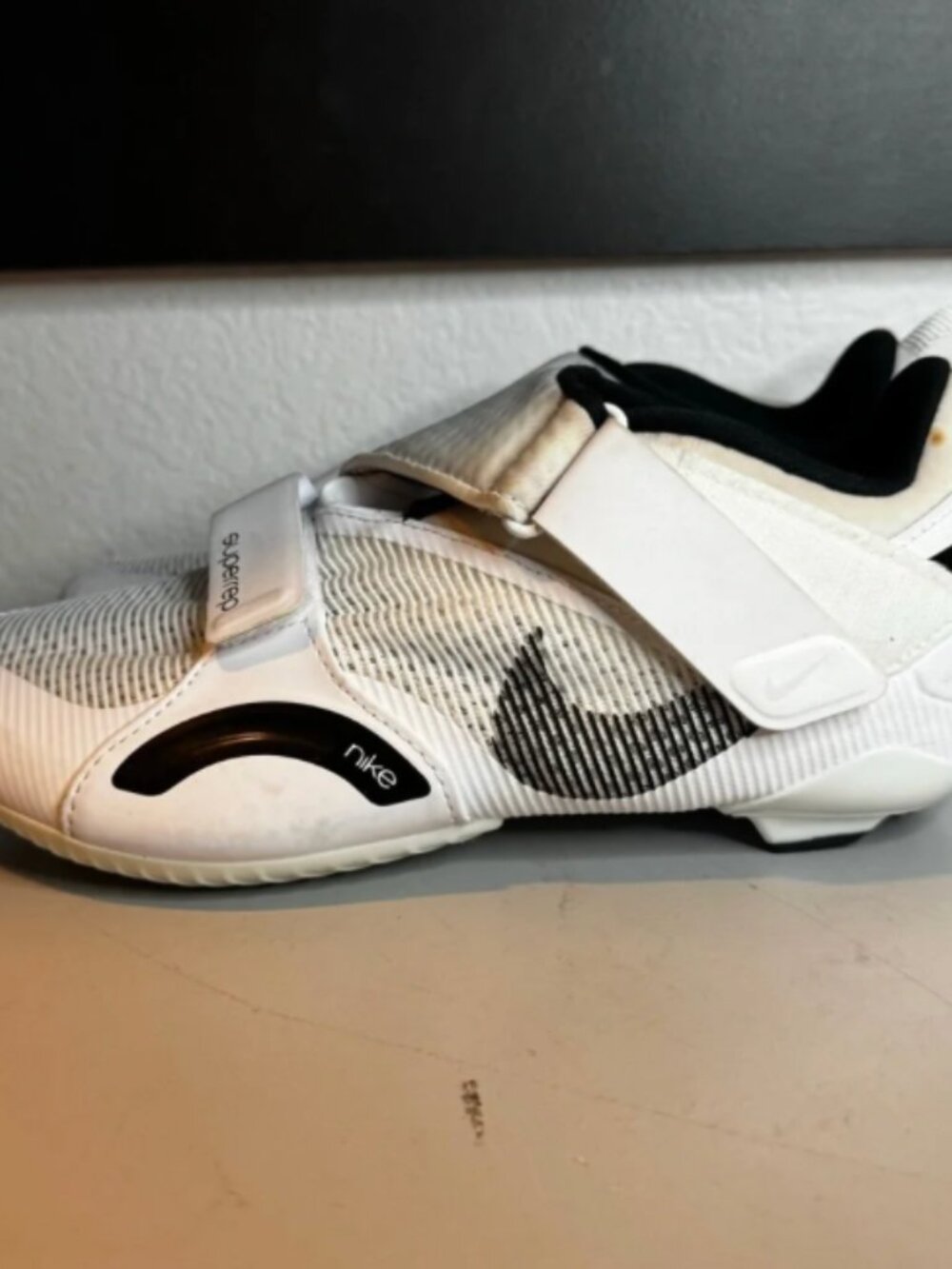 Nike - Picture 3 of 7